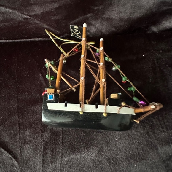 Vintage Provincetown MA. Handmade wood home decor, ornament, pirate ship - Picture 8 of 8